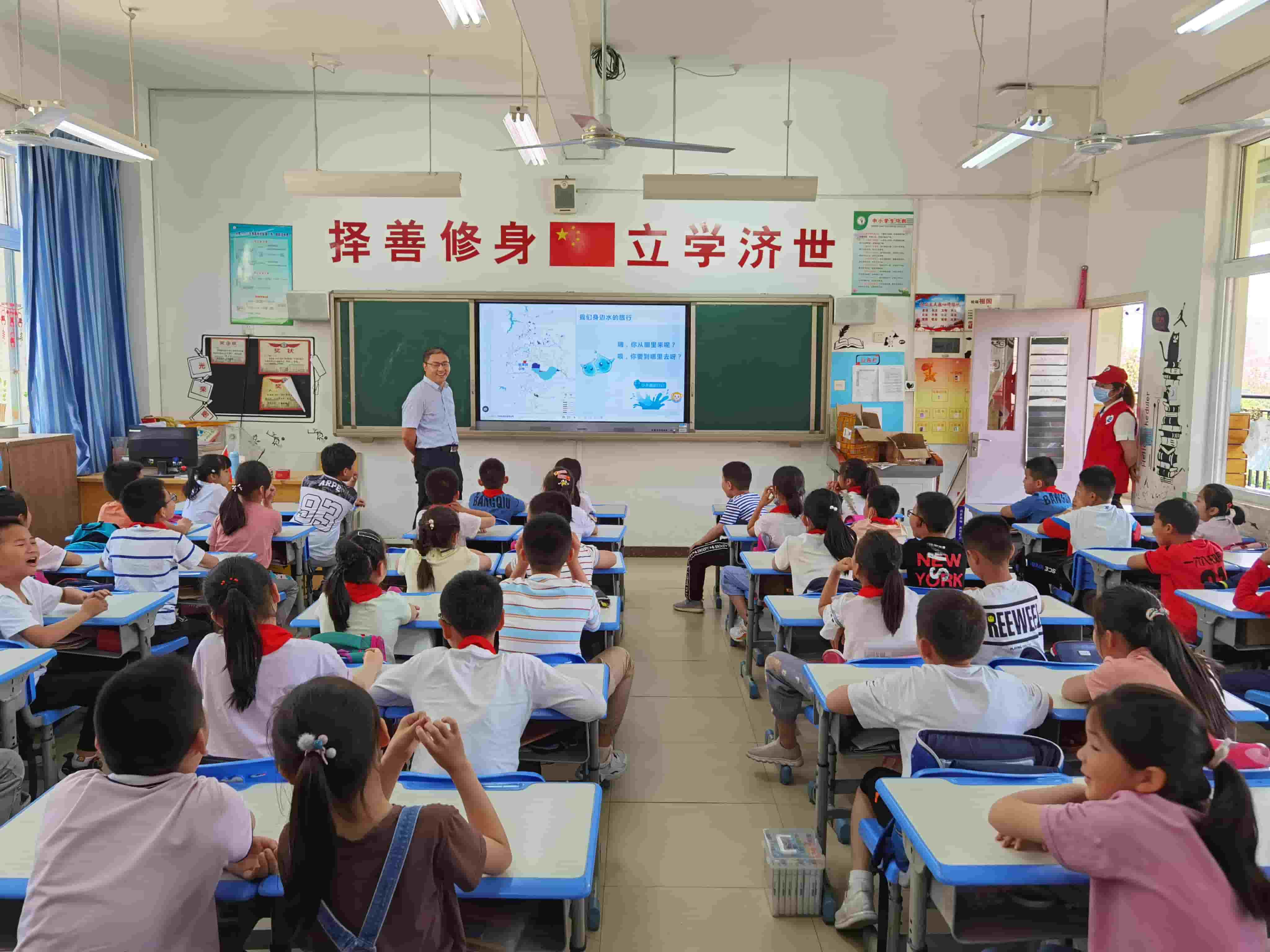 2021年6月4日，東華科技志愿團(tuán)隊(duì)槍王一六八玫瑰園小學(xué)開展“青春志愿行，環(huán)保進(jìn)課堂”活動(dòng)（2）